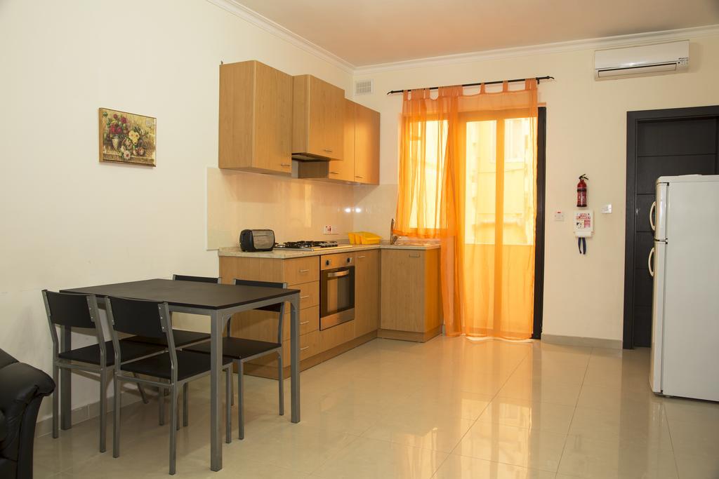 Belmont Court Apartments Qawra Εξωτερικό φωτογραφία